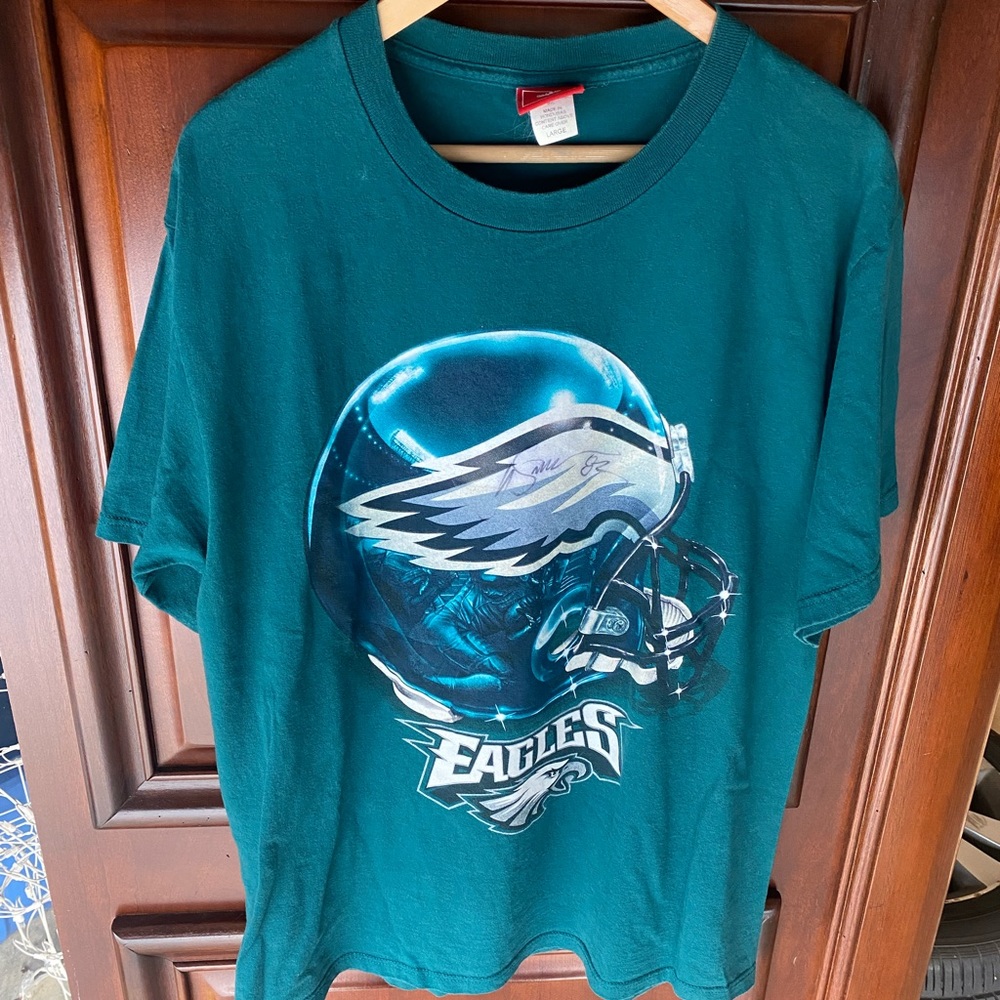 Vintage NFL Philadelphia Eagles Autographed T-shirt